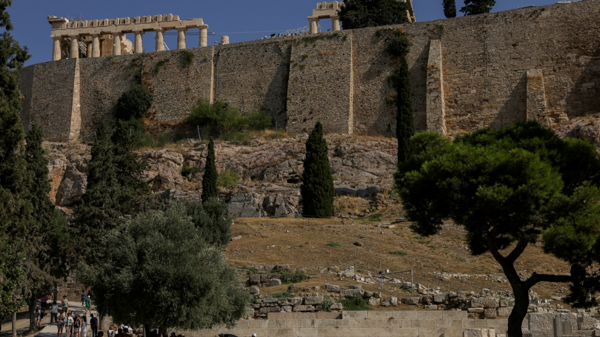 Tourist attack in central Athens highlights growing security concerns near iconic heritage sites