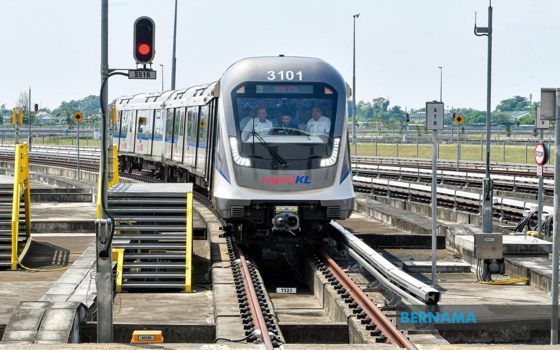 Free LRT3 Rides Offer Students and Commuters Chance to Experience Shah Alam Line