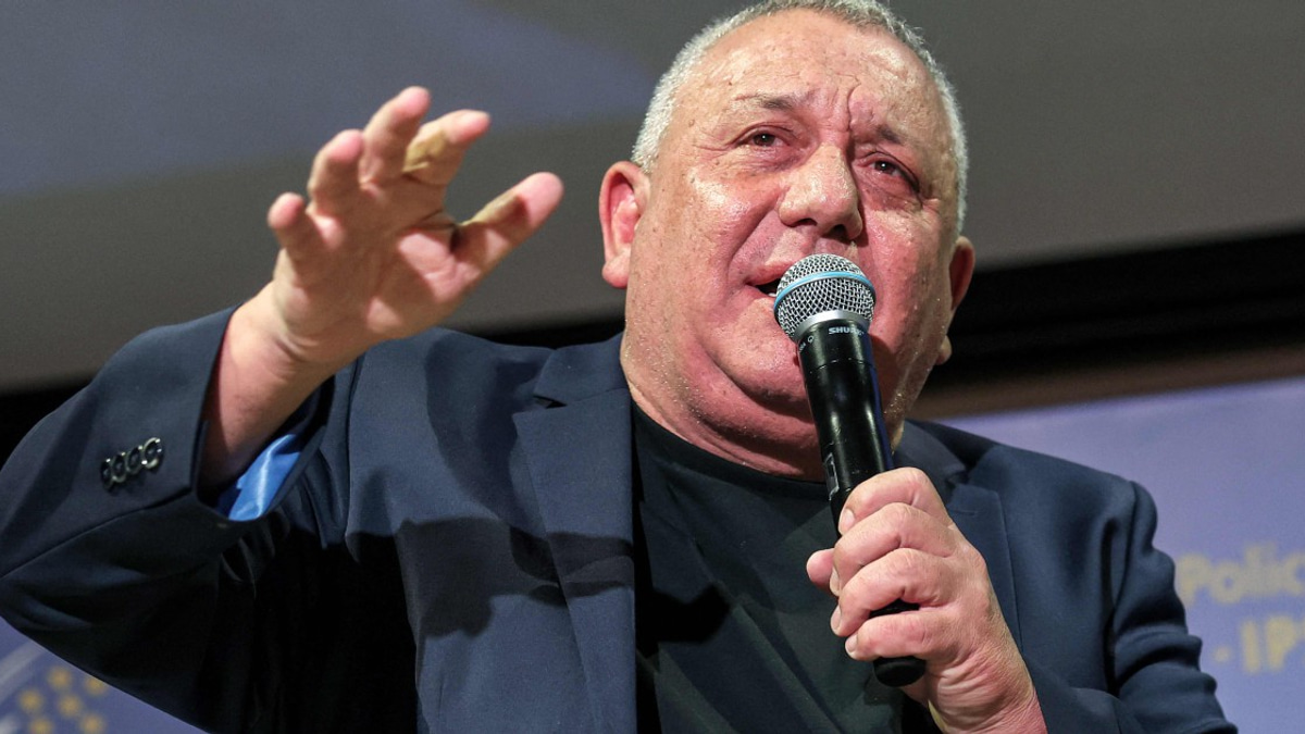 Former Israeli Military Commander Poses Strongest Challenge to Netanyahu in October Election