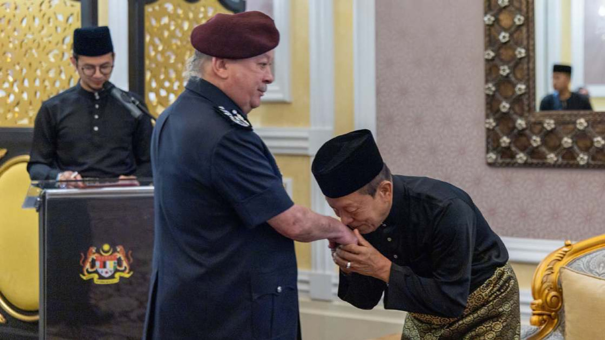 King Receives MACC Chief Commissioner at Palace