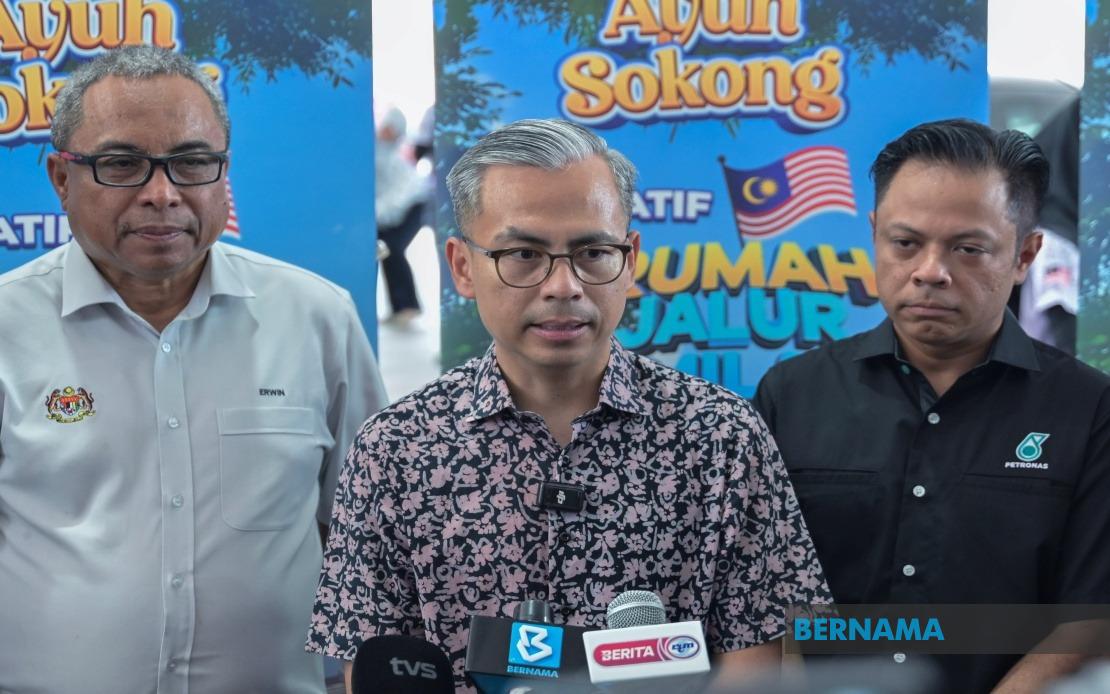 Anwar Commits to Sarawak Seat Expansion, Requests Electoral Commission Update