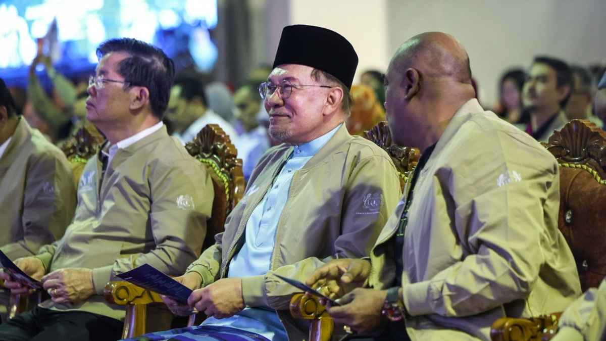 Anwar Affirms Legal Equality, Awaits Cabinet Approval for Tabung Haji Inquiry Findings
