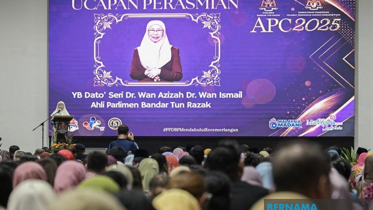 Nation's Strength Built on Ethical, Knowledgeable Citizens, Says Dr Wan Azizah