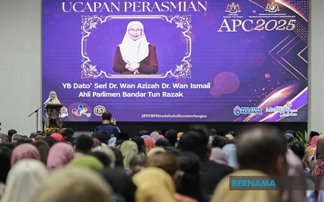 Nation's Strength Built on Ethical, Knowledgeable Citizens, Says Dr Wan Azizah