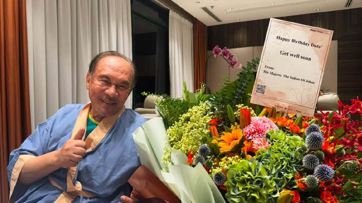 PM Anwar Expresses Gratitude to Monarch and Queen for Birthday Wishes and Recovery Prayers