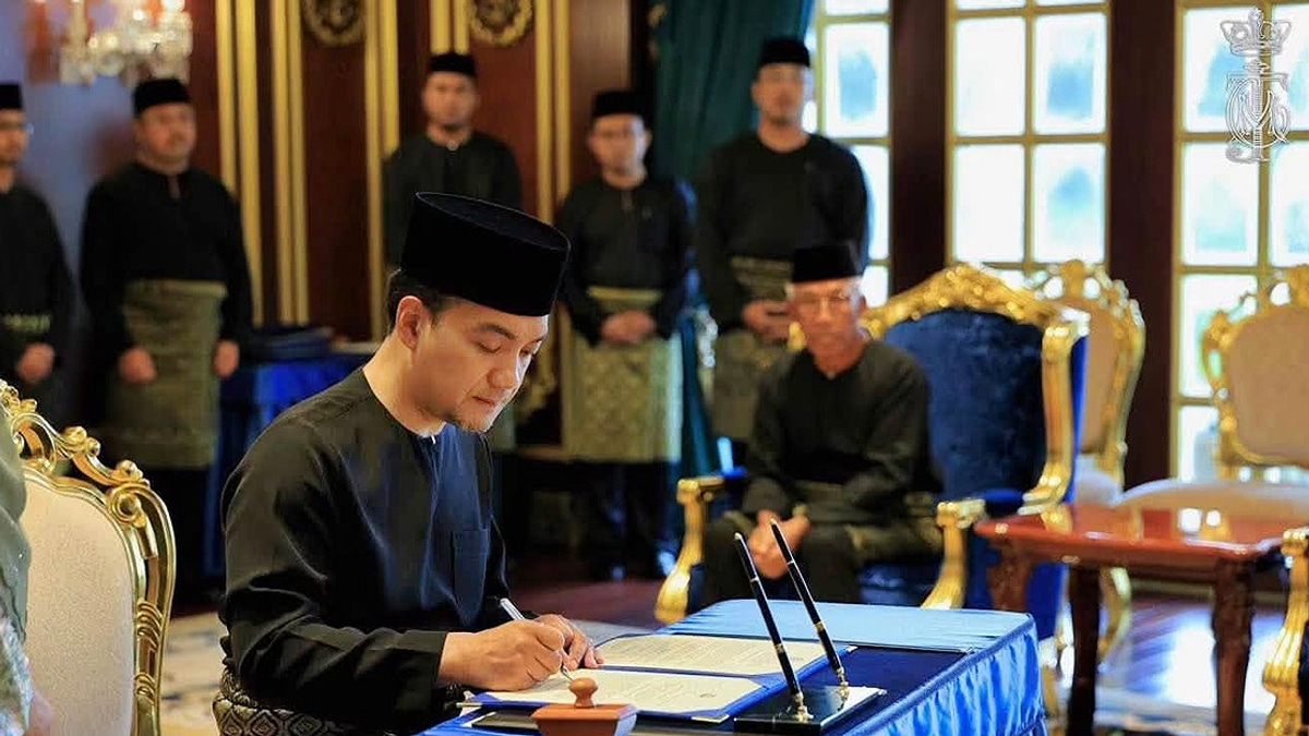 Onn Hafiz Begins Second Term as Johor Menteri Besar, Leveraging Political Dynasty and Development Vision