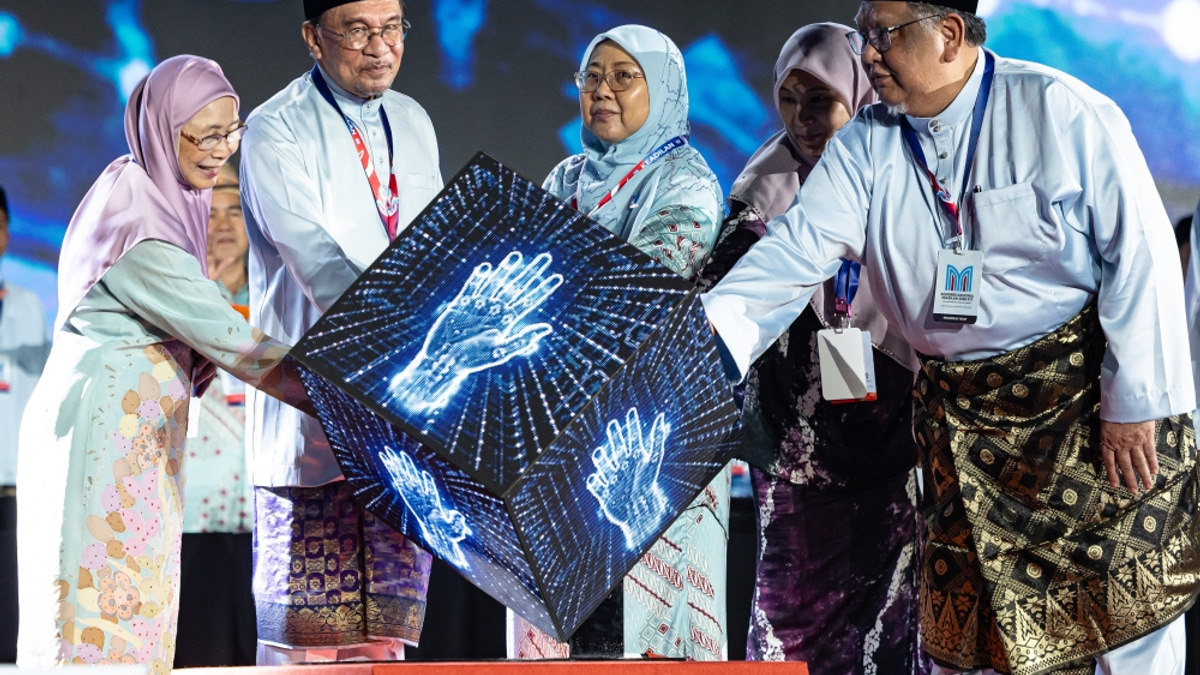 Anwar defends funding boost for east Malaysia and opposition states under Madani administration