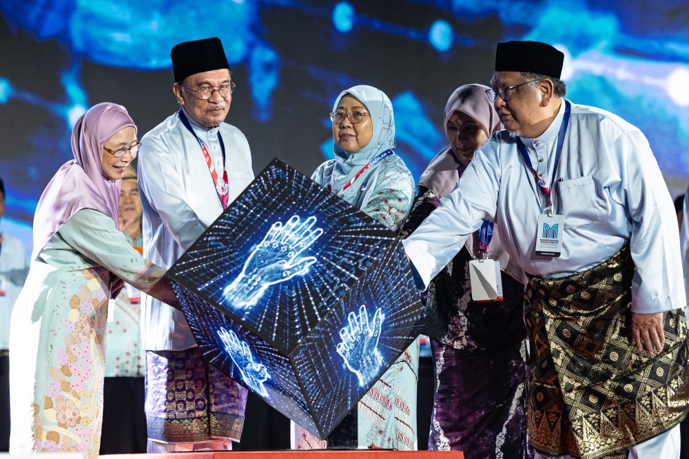 Anwar defends funding boost for east Malaysia and opposition states under Madani administration