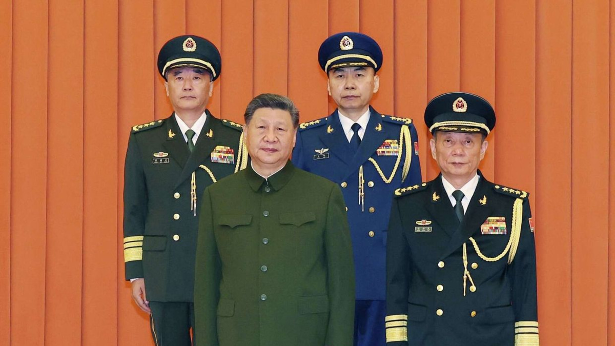 China Elevates Two Military Officers to General Rank Amid Anti-Corruption Restructuring