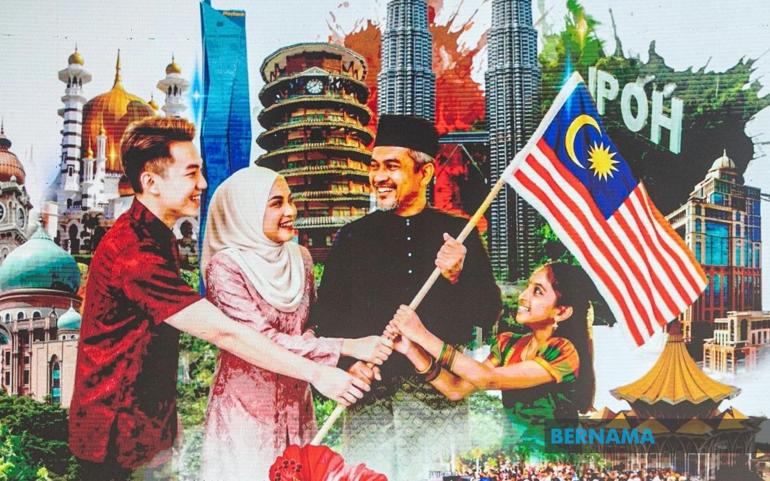 Fahmi Urges Caution When Using AI To Generate Jalur Gemilang Content