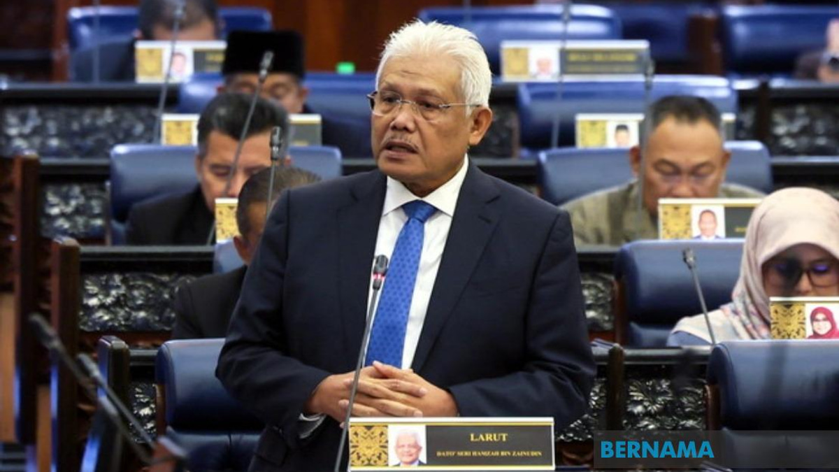 Hamzah Zainudin Returns as Opposition Leader Following Ahmad Samsuri's Interim Tenure