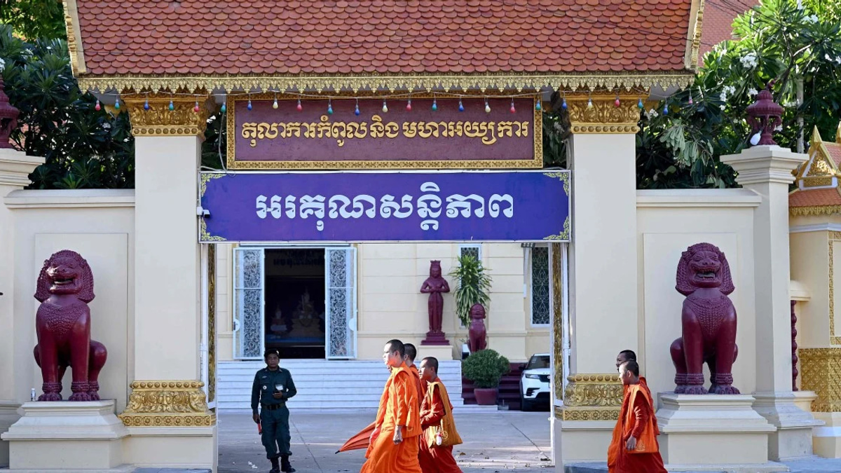 Cambodia's Top Court Upholds 14-Year Terms for Journalists in Treason Case