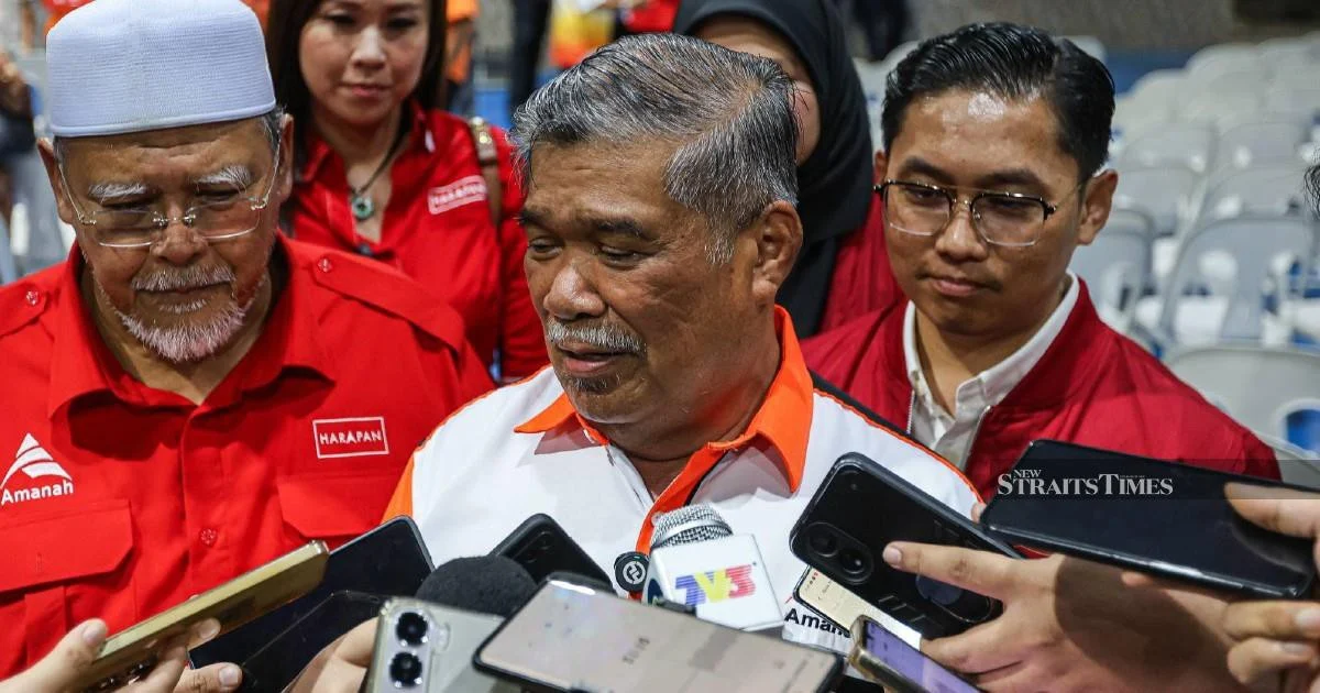 Mat Sabu Attacks PAS for 'Politically Convenient' Fatwas, Urges Voters to Think Independently