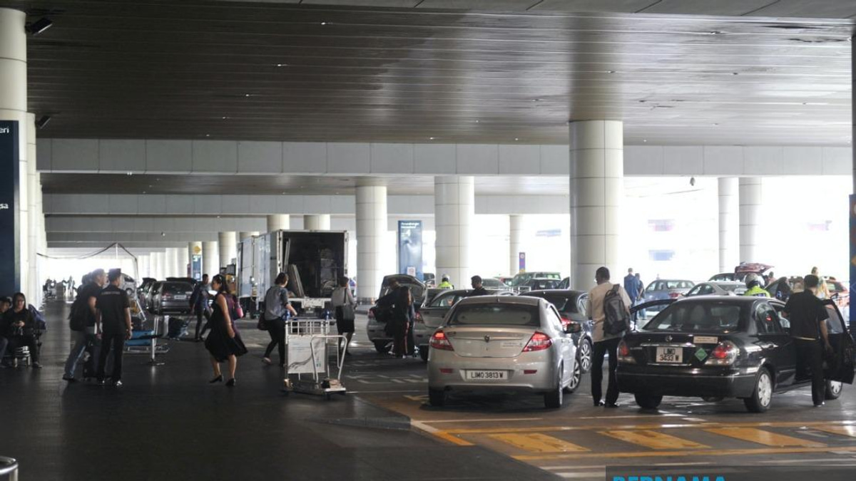 JPJ Ramps Up KLIA Operations to Crush Illegal Airport Taxi Touts