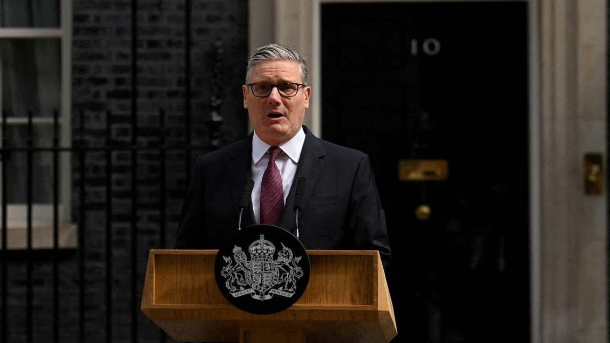 UK PM Urges Immediate Ceasefire as US-Iran Tensions Threaten Strait of Hormuz