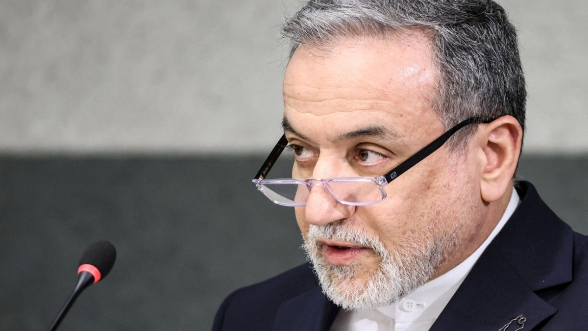 Iran Asserts Control of Hormuz Strait as Trump Proposes Shipping Fees