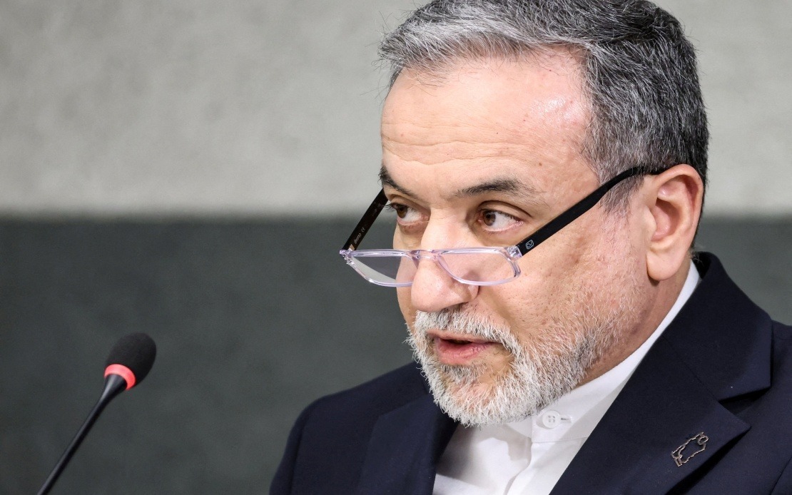 Iran Asserts Control of Hormuz Strait as Trump Proposes Shipping Fees