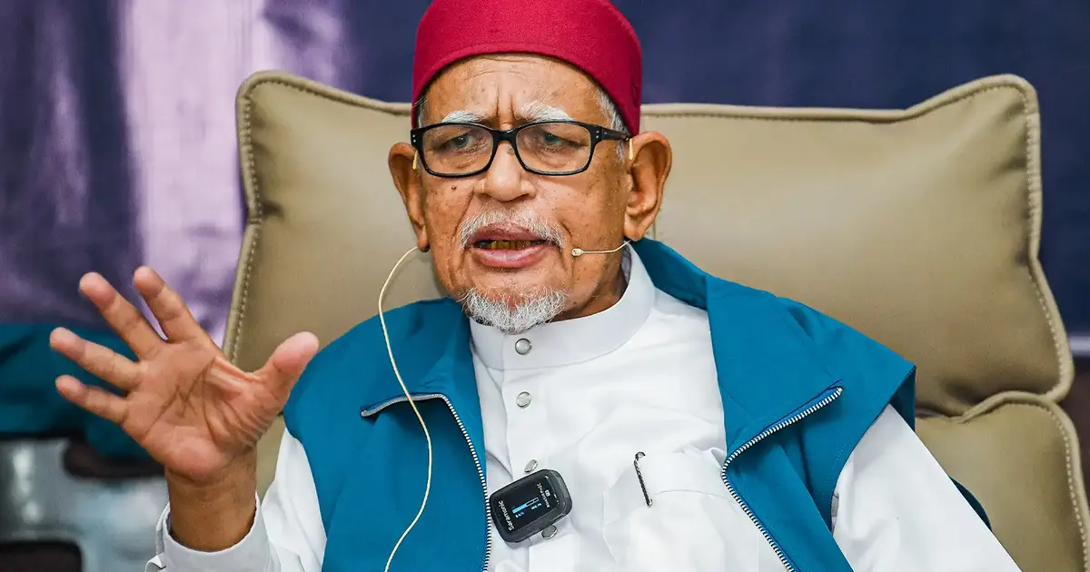 PAS President Hadi Maintains Stance on DAP Comments, Prepares for Legal Battle