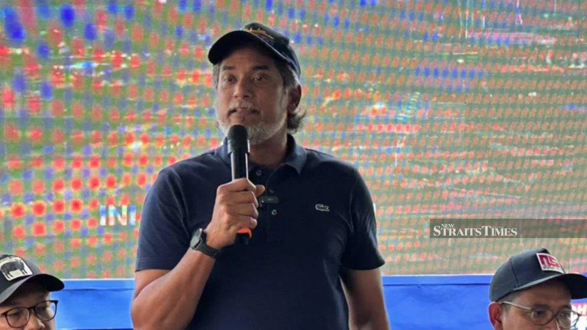 Johor's Menteri Besar Faces Barrage of Attacks as Opposition Eyes Power Shift