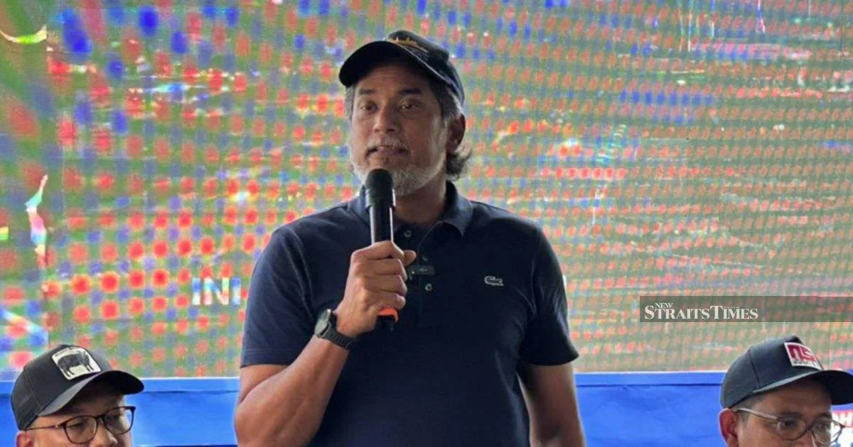 Johor's Menteri Besar Faces Barrage of Attacks as Opposition Eyes Power Shift