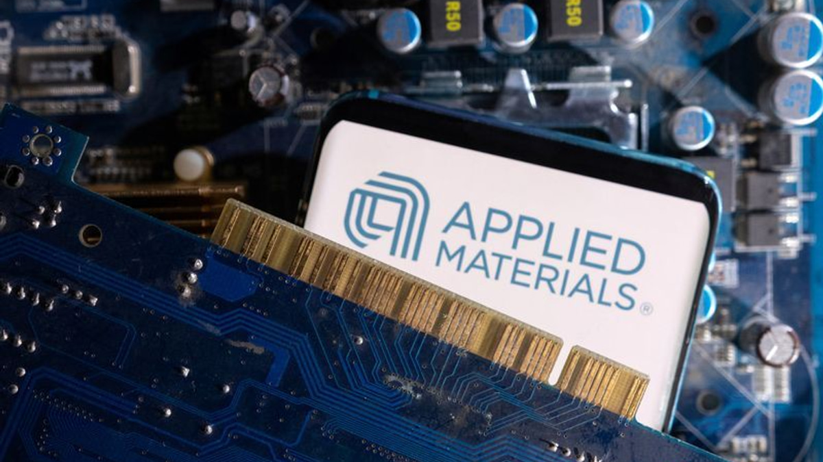 Applied Materials stumbles as investors demand stronger growth momentum in competitive chip equipment sector