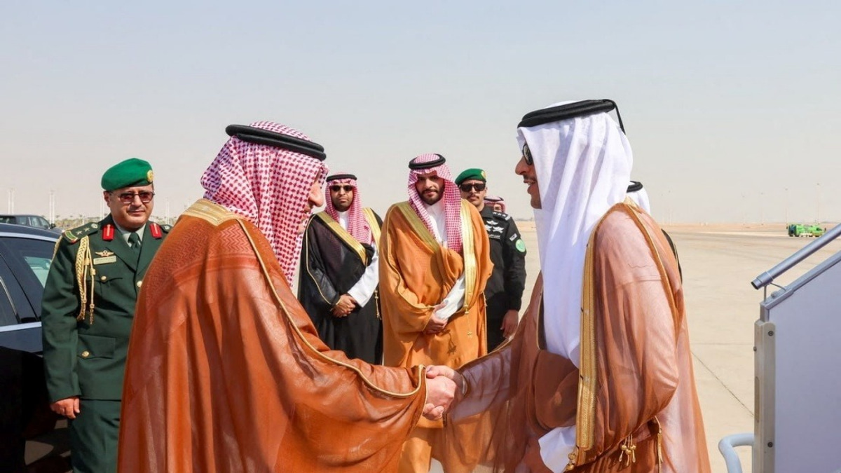 Qatar's PM Visits Saudi Arabia to Advance Regional Diplomacy