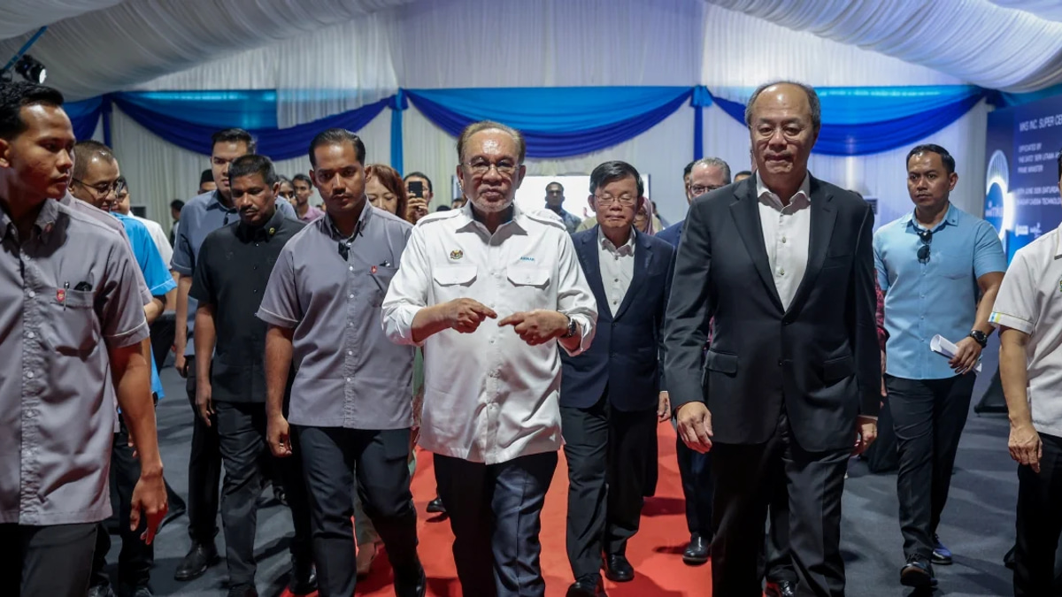 Malaysia's Policy of Engaging All Nations While Maintaining Neutrality Attracts Investors, Says Anwar