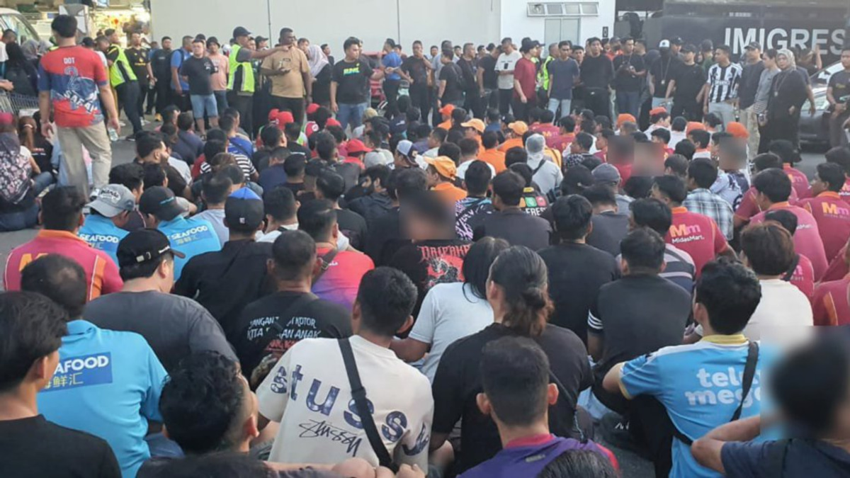 Immigration Crackdown Uncovers Four-Year Passport Fraud Scheme in Johor