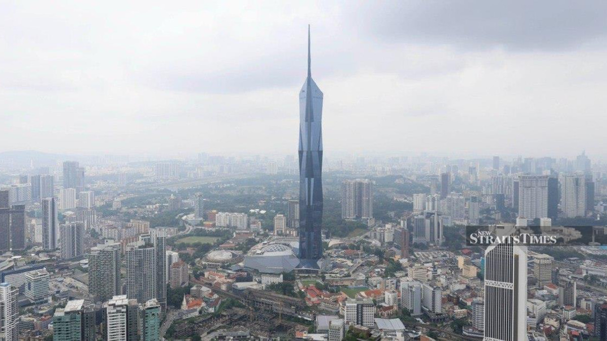 PM Anwar calls for prayers as haze clouds National Day preparations