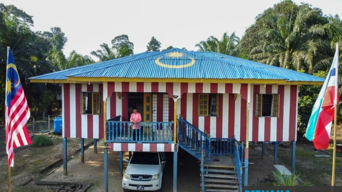 Teratak Gemilang: One Man's Patriotic Vision Painted Across a Sandakan Home