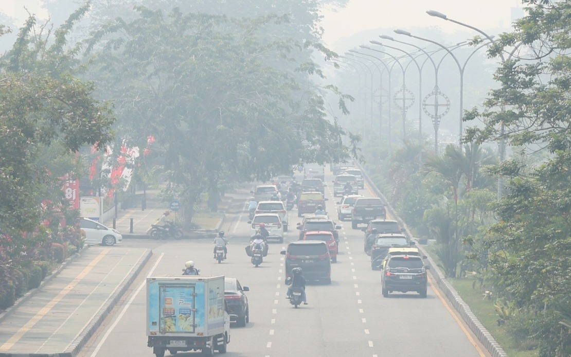 Indonesia's Air Quality Crisis Deepens as Central Kalimantan Pollution Soars to Hazardous 573 API
