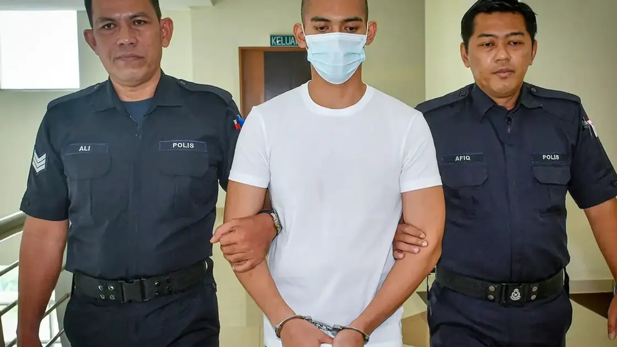 Man sentenced to 32 years and 12 strokes for suffocating girlfriend with pillow