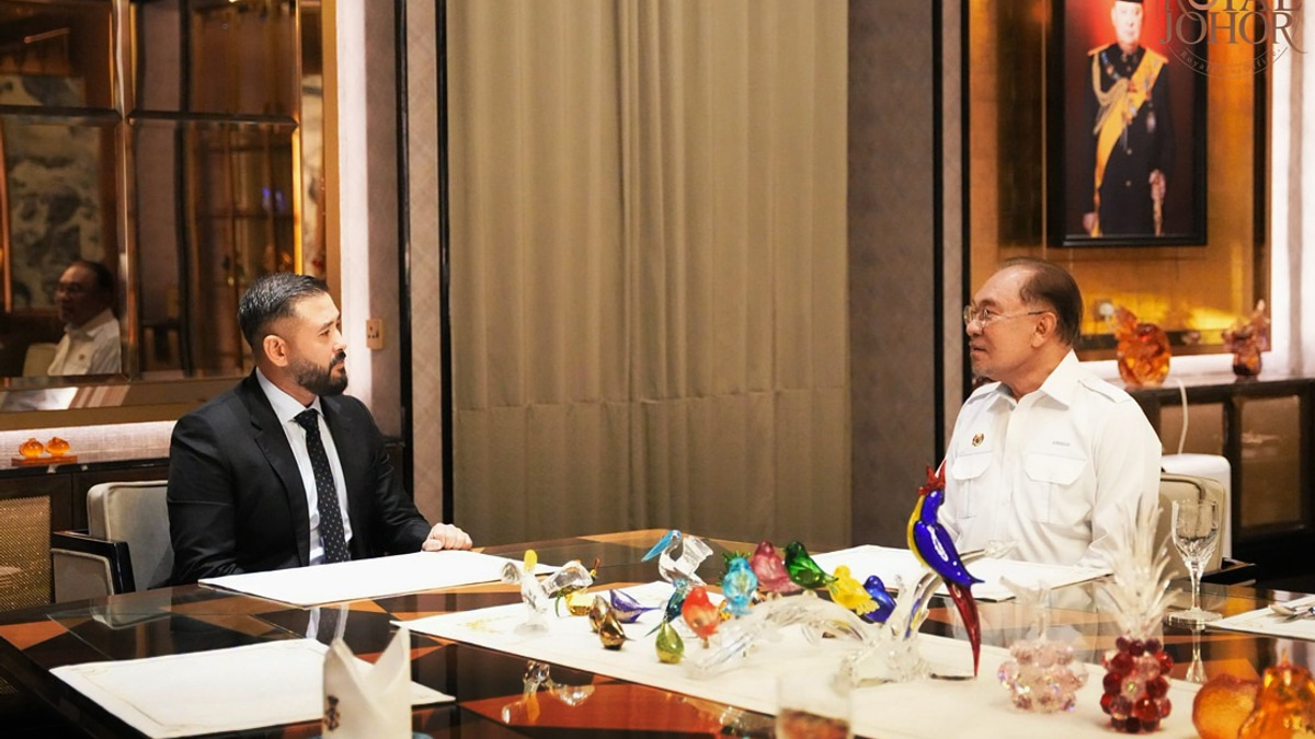 PM Anwar Thanks Johor Regent For Courtesy Call, Urges Respect For Royal Institution
