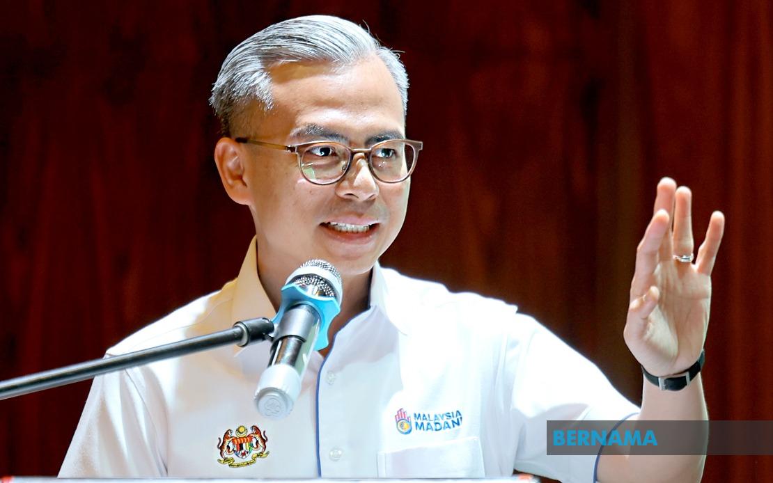 Fahmi Calls Out Telcos for Complacency on Rural Coverage, Plans CEO Ground Visits