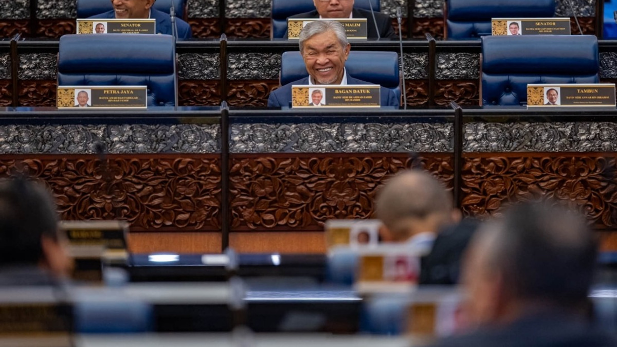 Zahid Calls for Accountability as Parliament Debates Tabung Haji Reform