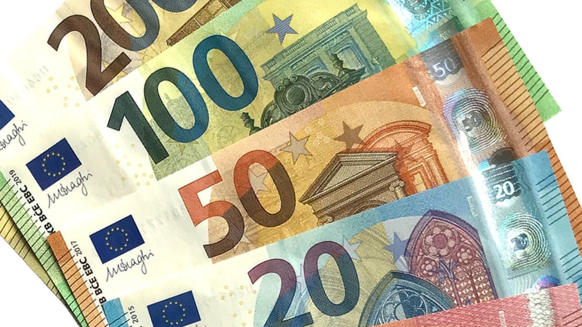 Dutch Regulator Fines ABN AMRO €8.5 Million for Weak Anti-Money Laundering Controls