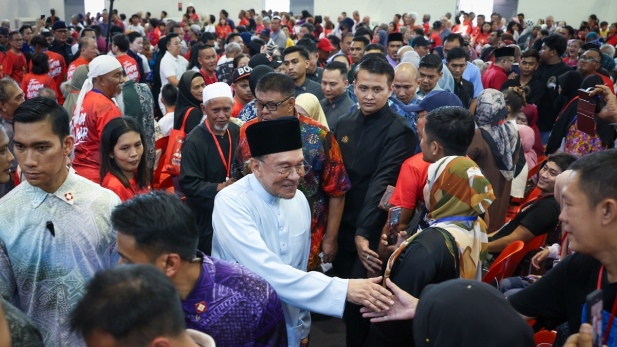 Prime Minister Anwar Ibrahim Undergoes Specialist Medical Evaluation