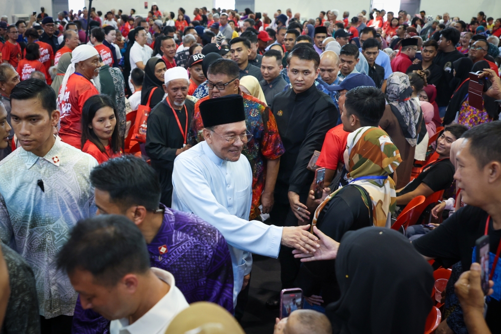 Prime Minister Anwar Ibrahim Undergoes Specialist Medical Evaluation