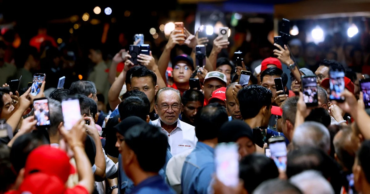Anwar Declares End to Era of Plunder and Crony Politics