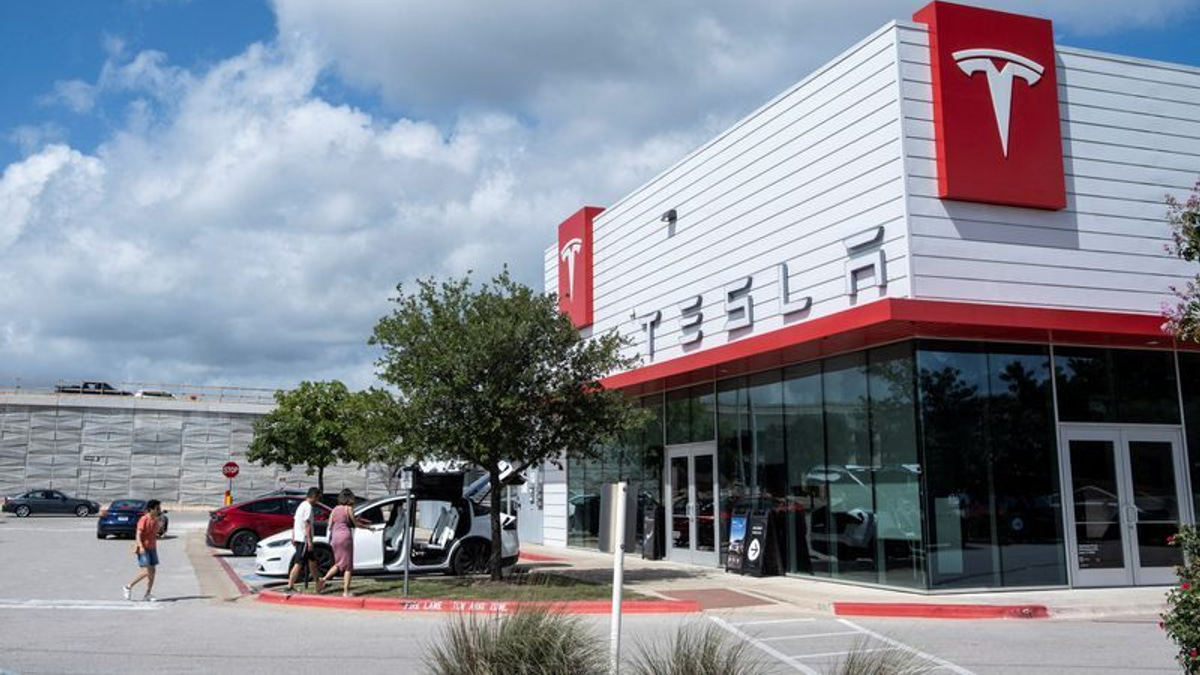 US regulators launch investigation into fatal Tesla crash in Texas; family sues
