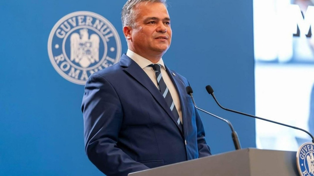 Romania's PM-Designate Adrian Vestea Unveils Cabinet Lineup to Parliament