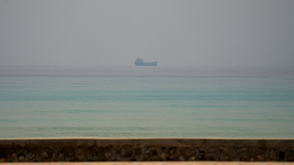 Iran's Parliament Speaker Warns Strait of Hormuz Will Open Only Under Tehran's Terms