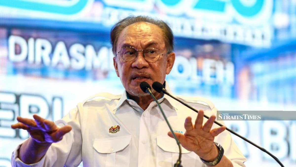 Anwar calls for delay in Melaka DAP's state exit plan