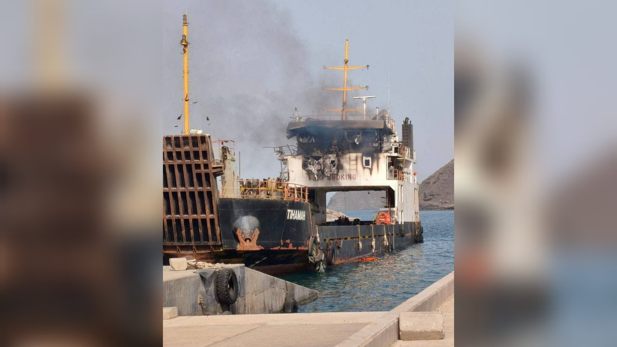 Six Dead in Houthi Missile Strike on Food Supply Vessel in Red Sea