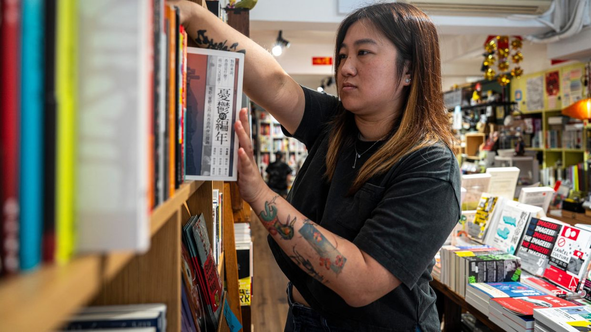 Hong Kong Police Arrest Bookstore Owner Amid Crackdown on Seditious Publications