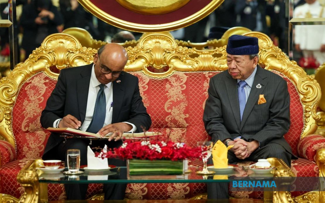 Selangor Sultan Receives Singapore President in Significant Bilateral Engagement