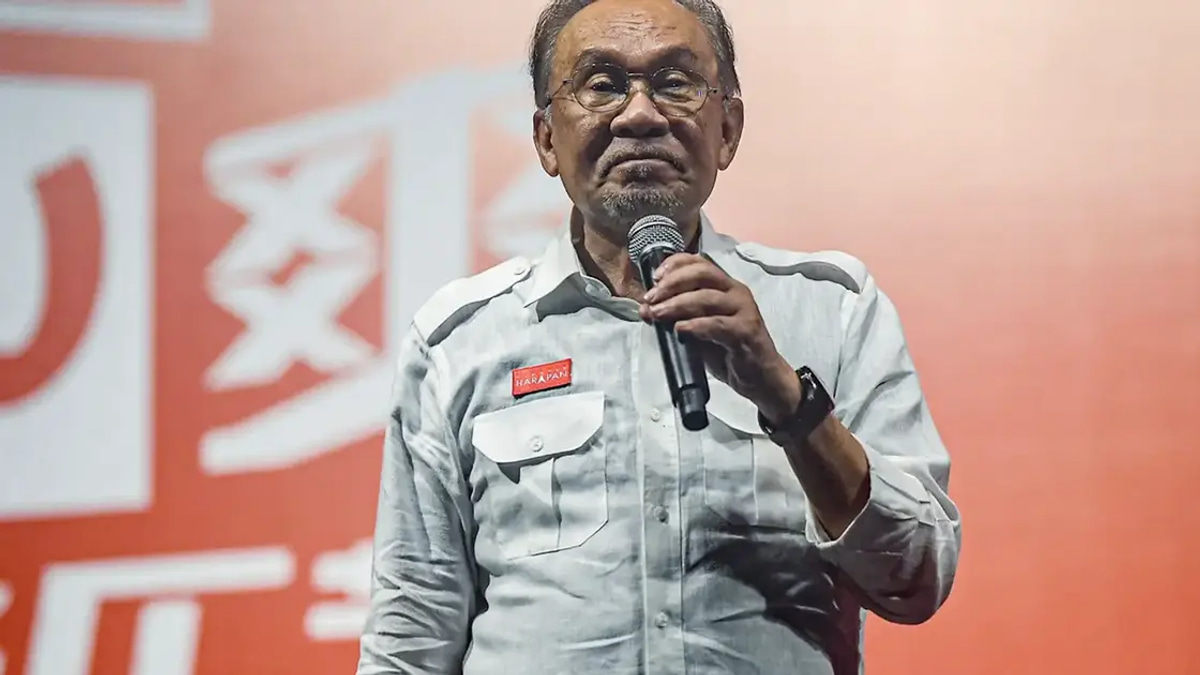 Anwar Calls for Unity and Continued Service After Johor State Election