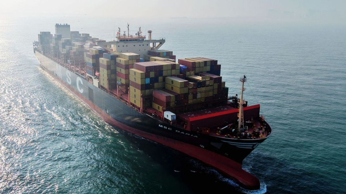 US targets 10 Chinese shipping firms in escalating Iran oil sanctions push