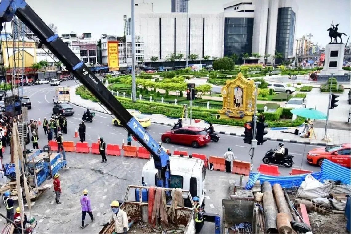 Bangkok Evacuates 60 Residents After Subway Construction Sinkhole Threatens Buildings
