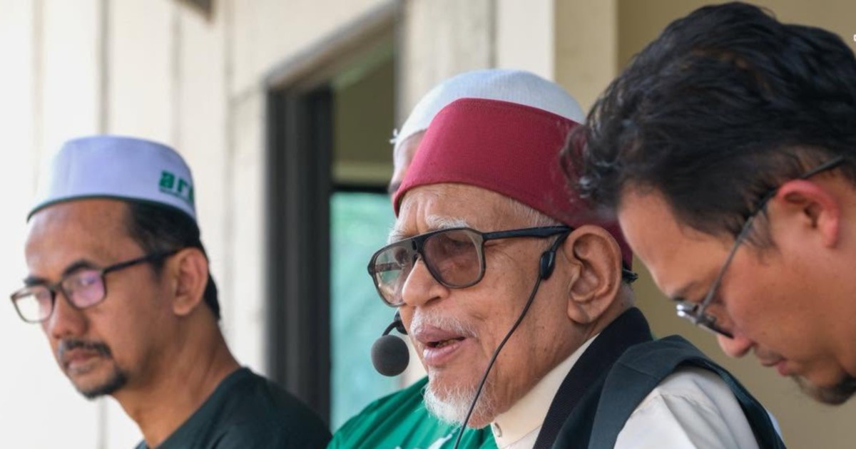 PAS President Hadi Calls for Broad Malay-Muslim Coalition, Invites MCA and MIC to 'Non-Extreme' Alliance